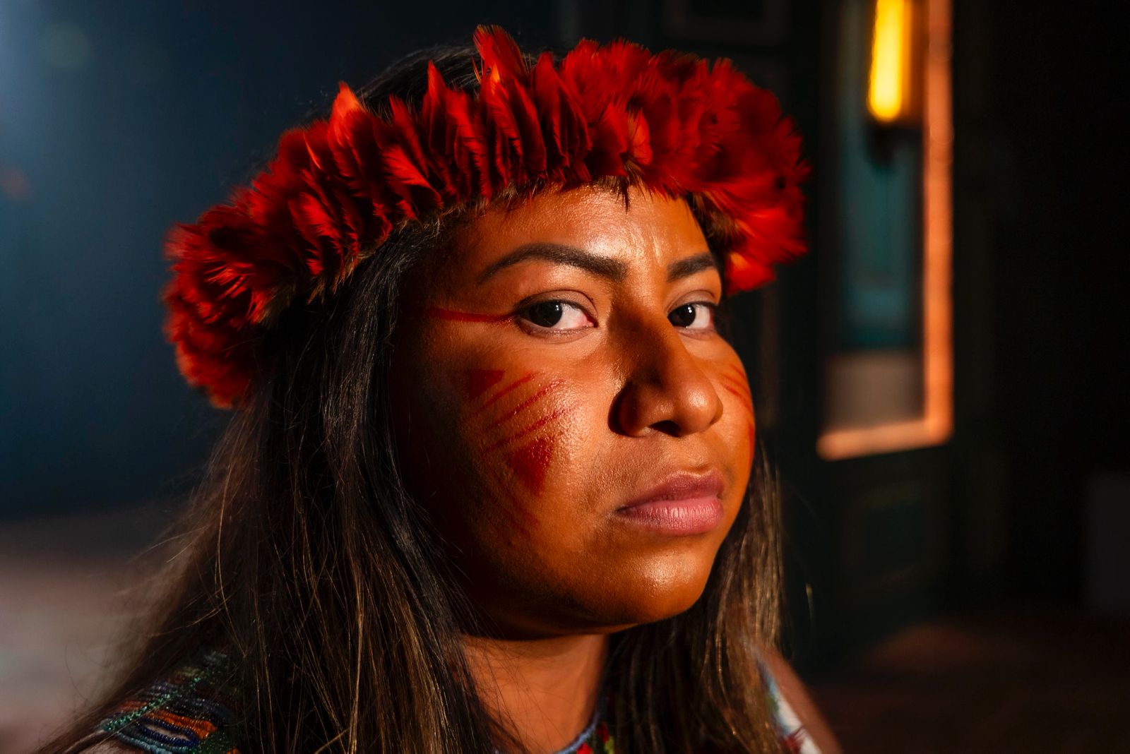 Retrato de Luene Karipuna, fotógrafa parte de Voces de la Amazonía. 